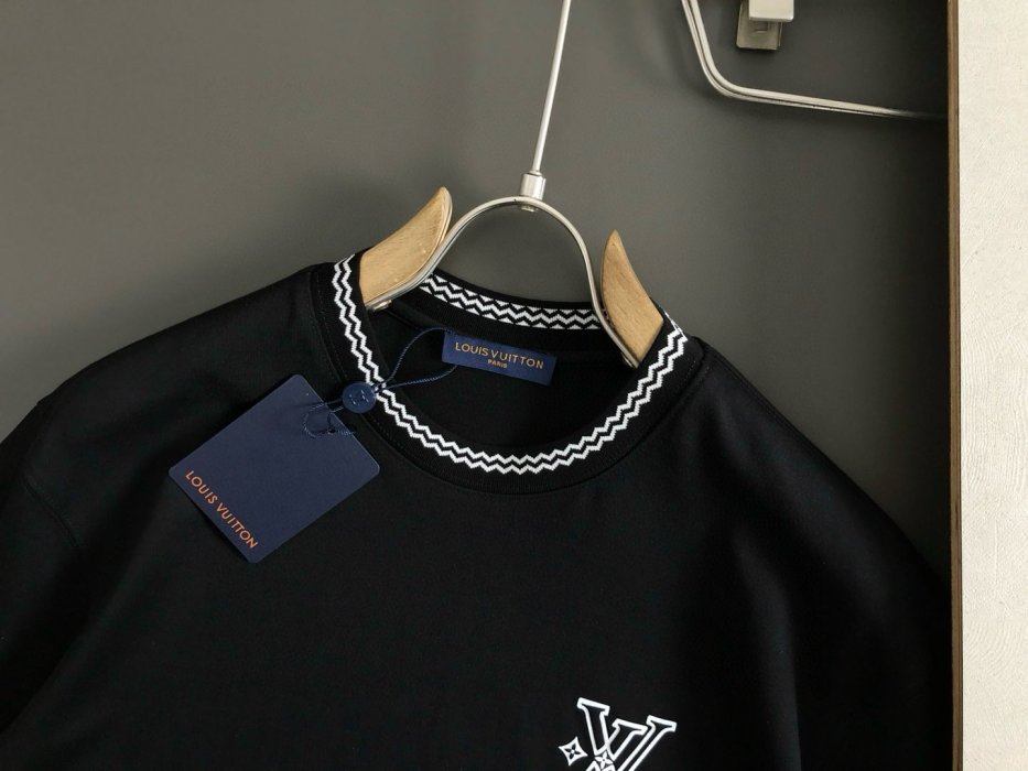 T-shirt men's фото 3