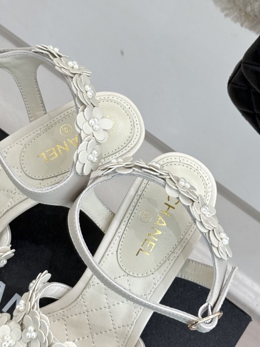 Босоножки фото 8