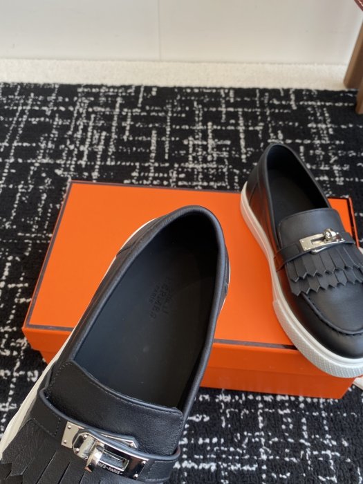 Лоферы кожаные женские фото 8