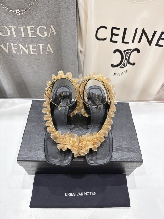 Sandals women's