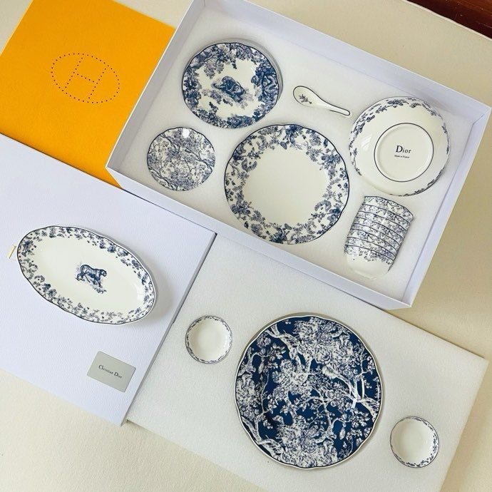 Set crockery of костаного porcelain, 41 subject фото 2
