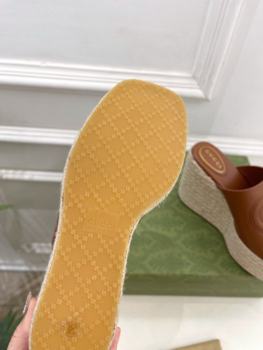 Босоножки фото 9