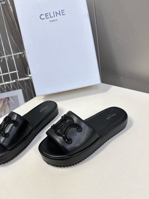 Шлепанцы женские фото 3