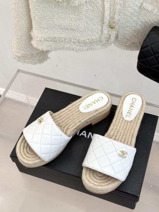 Шлепанцы женские фото 2