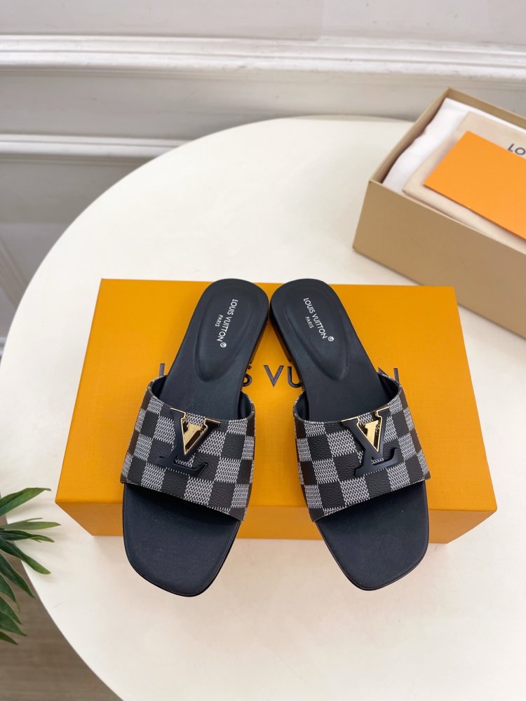 Шлепанцы женские