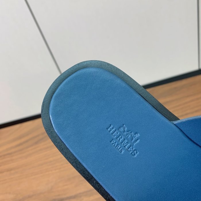 Шлепанцы женские фото 8