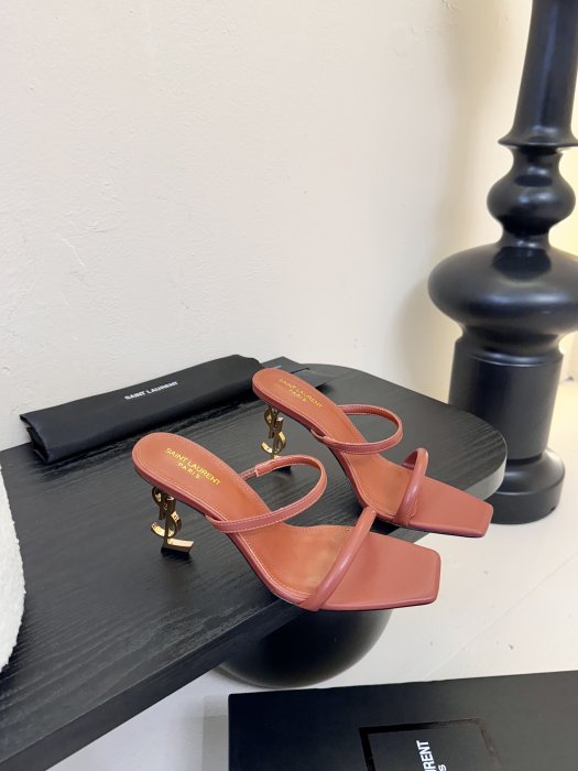 Босоножки фото 2