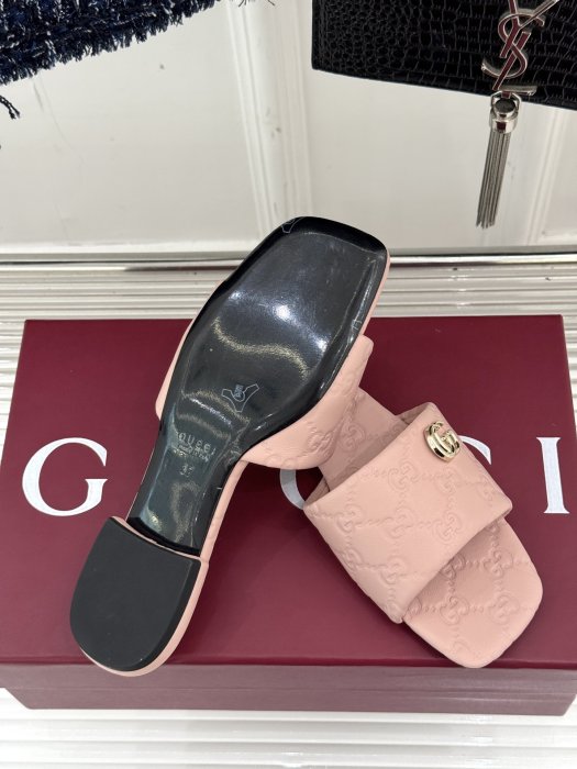 Шлепанцы фото 9