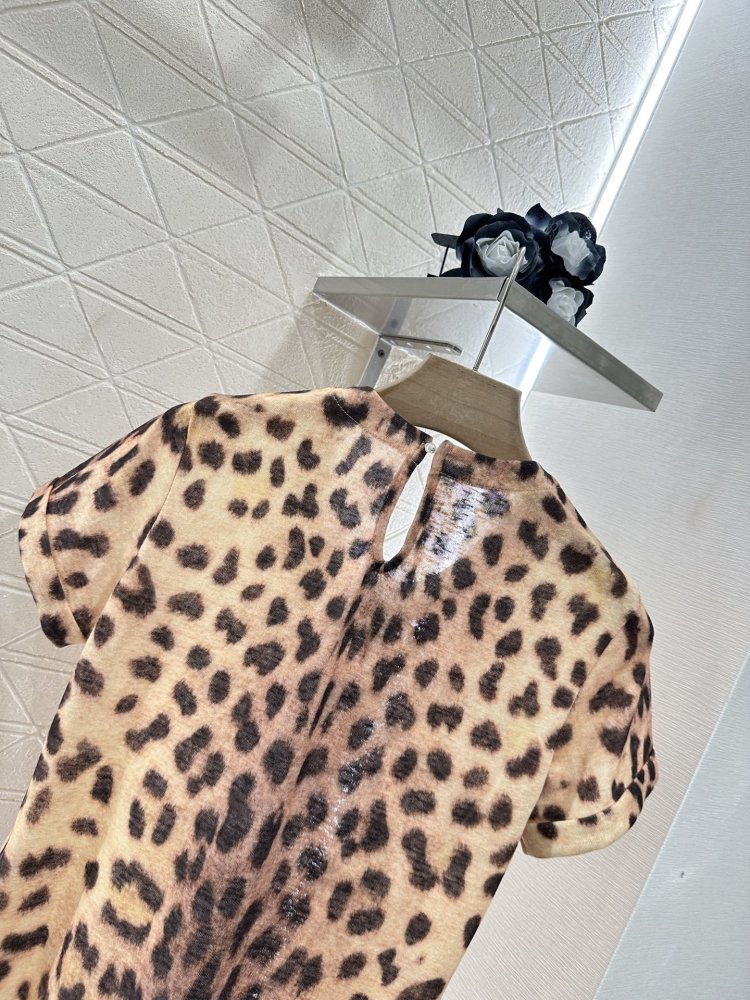 Футболка жіноча фото 4