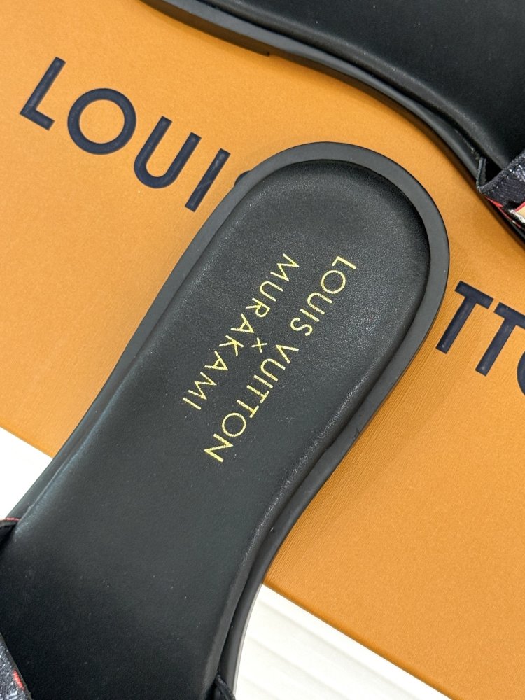 Шлепанцы женские фото 8