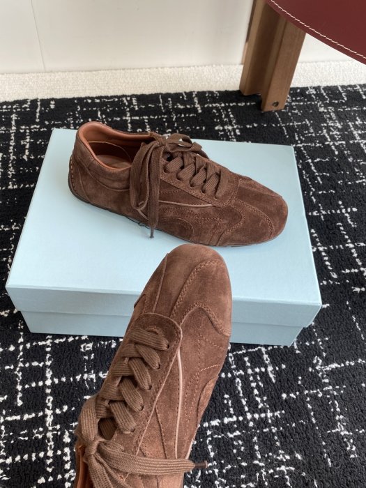 Кроссовки женские фото 6