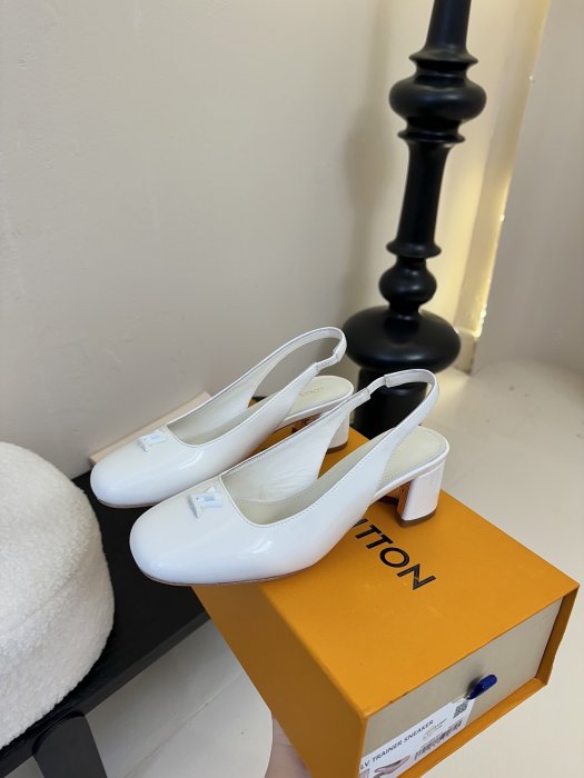 Босоножки фото 5