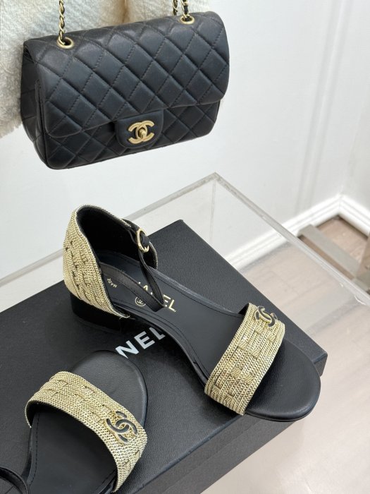 Босоножки фото 5