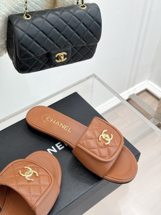 Шлепанцы фото 5