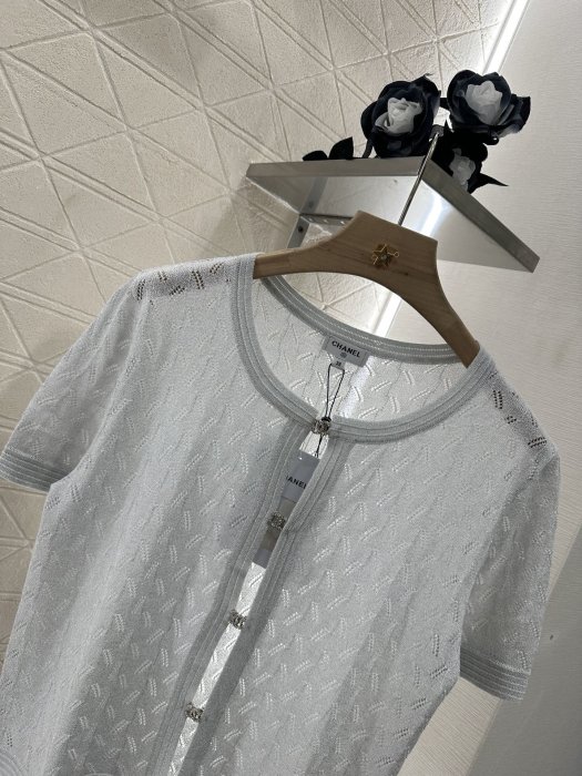 T-shirt women's фото 7