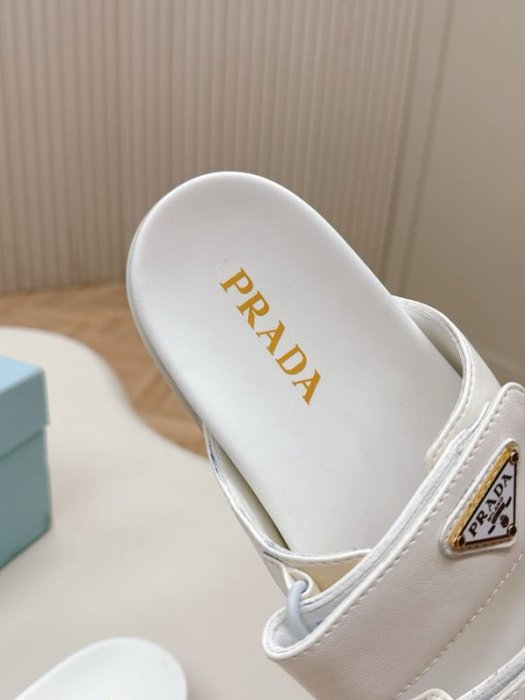 Шлепанцы женские фото 4