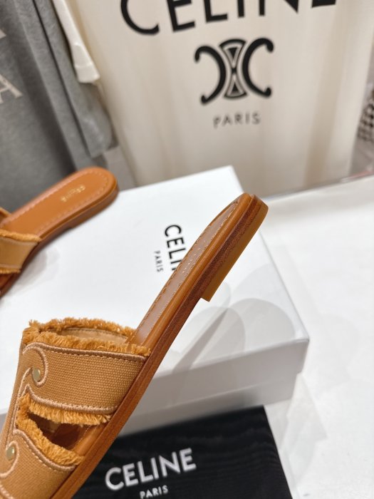 Шлепанцы женские фото 8