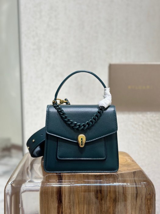 A bag women's Serpenti Forever 18 cm