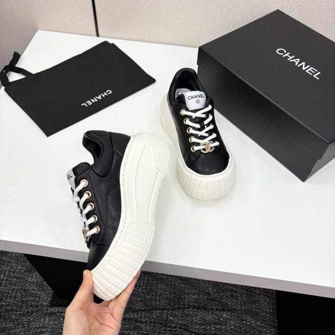 Кросівки жіночі фото 5