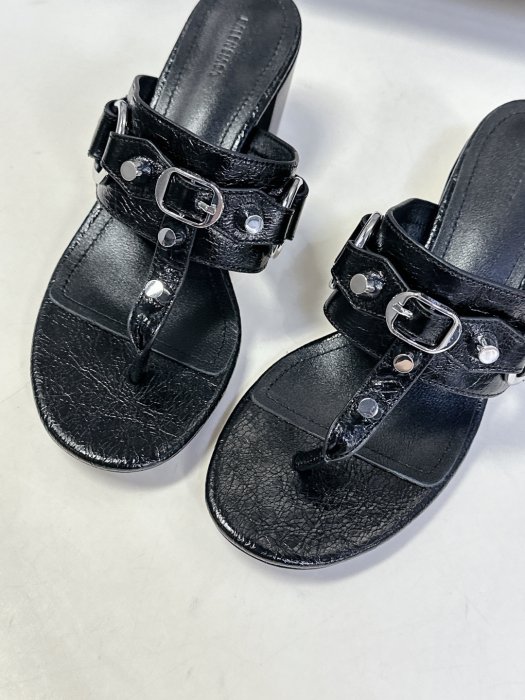 Босоножки фото 8