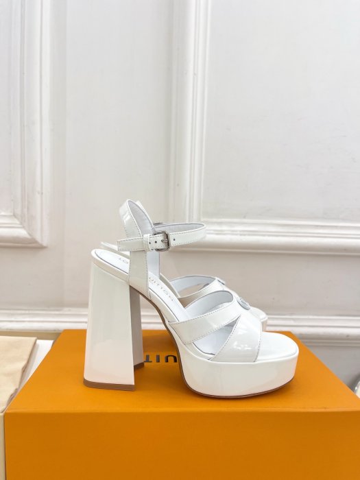 Босоножки фото 2