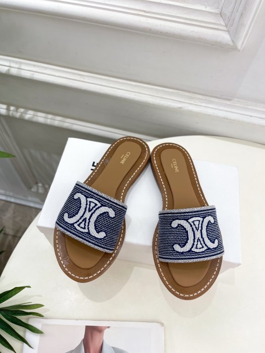 Шлепанцы женские