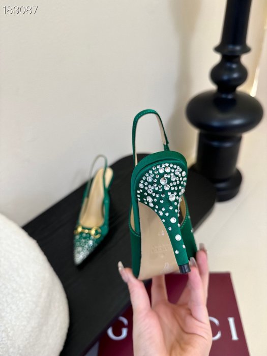 Босоножки фото 6