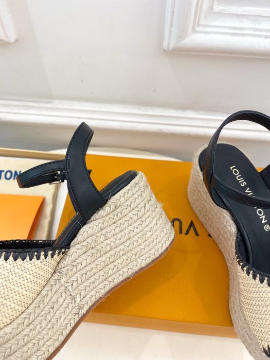 Босоножки фото 6