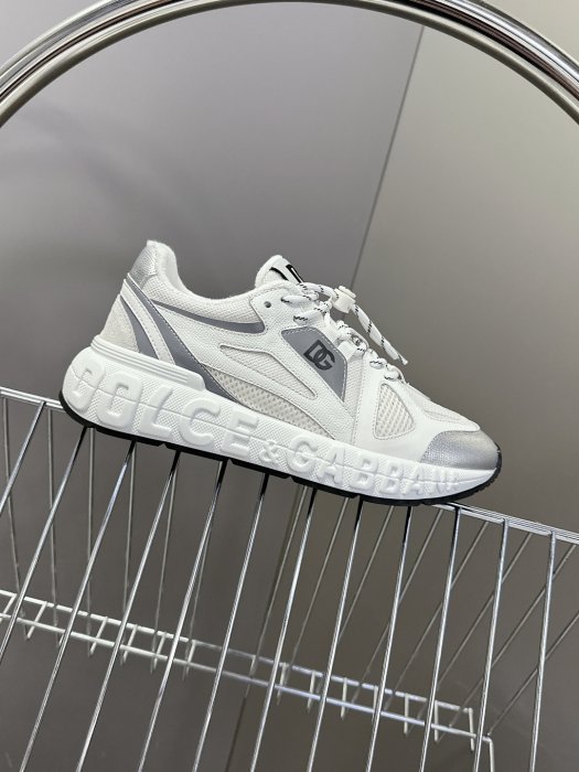 Кросівки фото 5