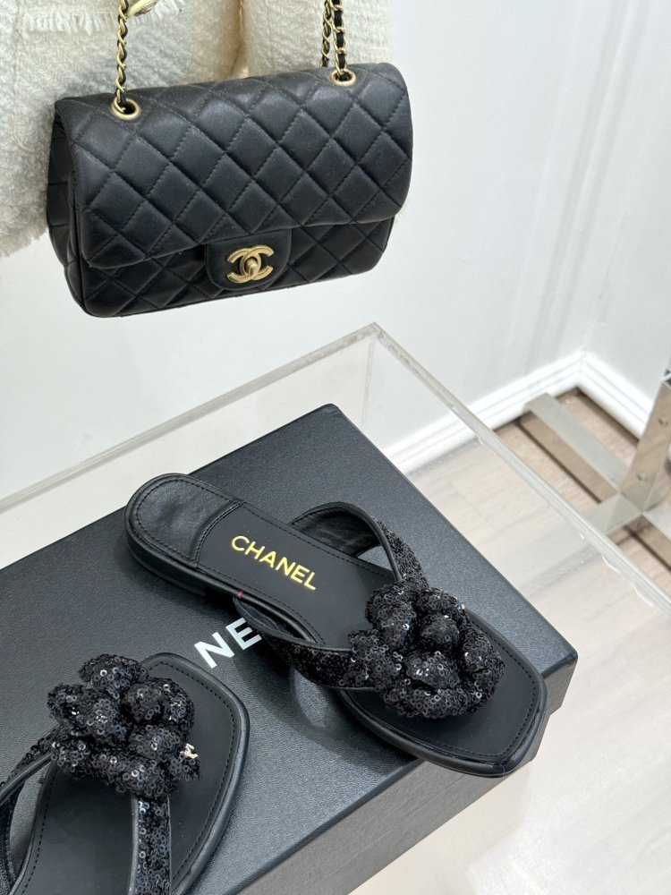 Шлепанцы женские фото 5