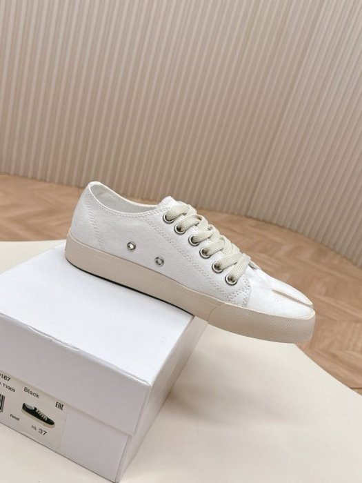 Кеди жіночі з роздвоєним носком фото 3