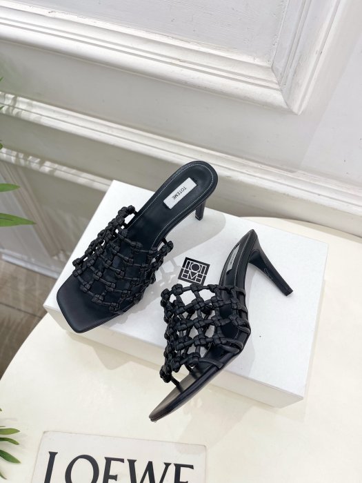 Босоножки фото 3