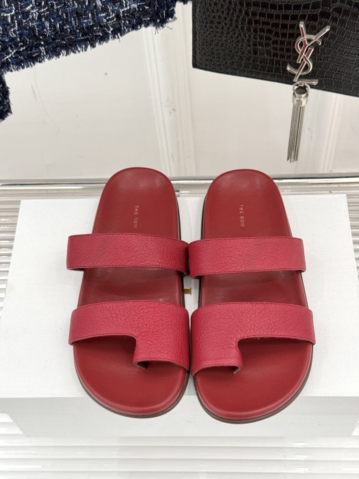 Шлепанцы фото 4