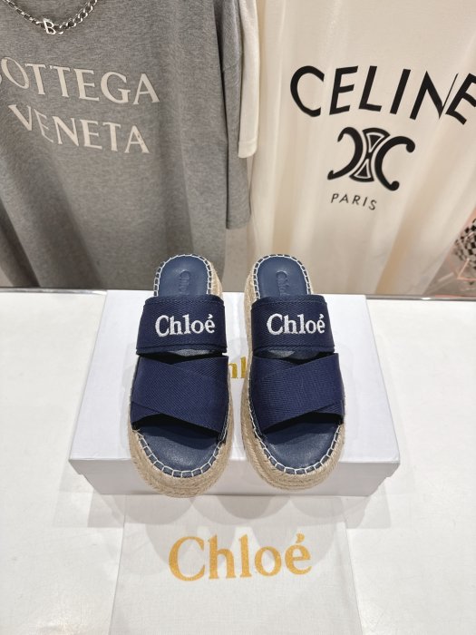 Шльопанці жіночі