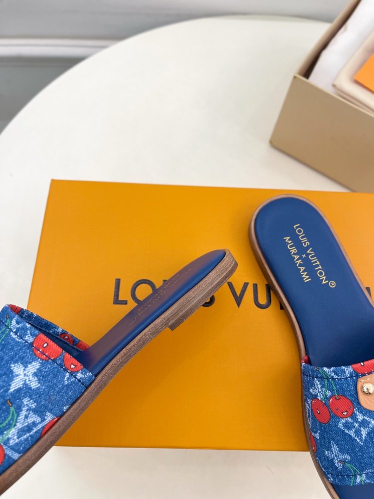 Шлепанцы женские фото 8