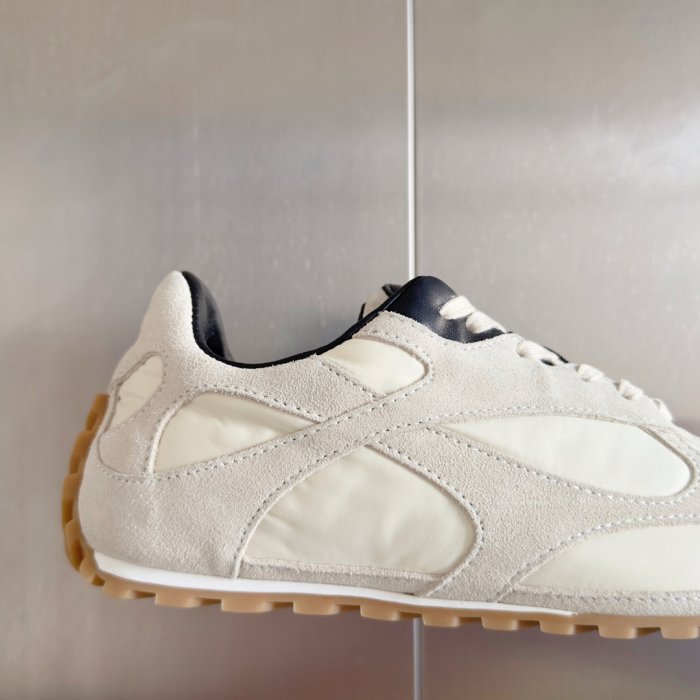 Кросівки фото 8