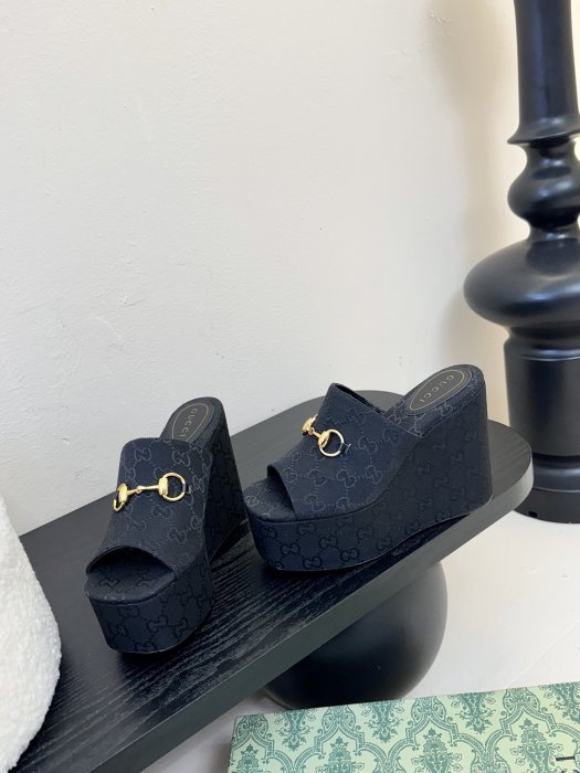 Босоножки фото 3