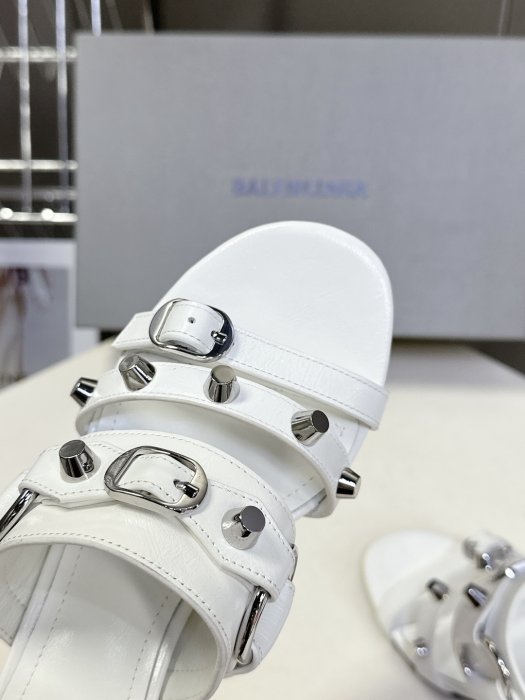 Босоножки фото 7