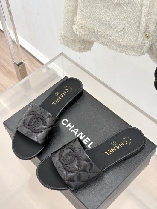 Шлепанцы фото 2