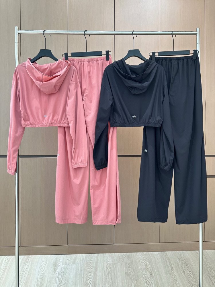 Костюм жіночий фото 2