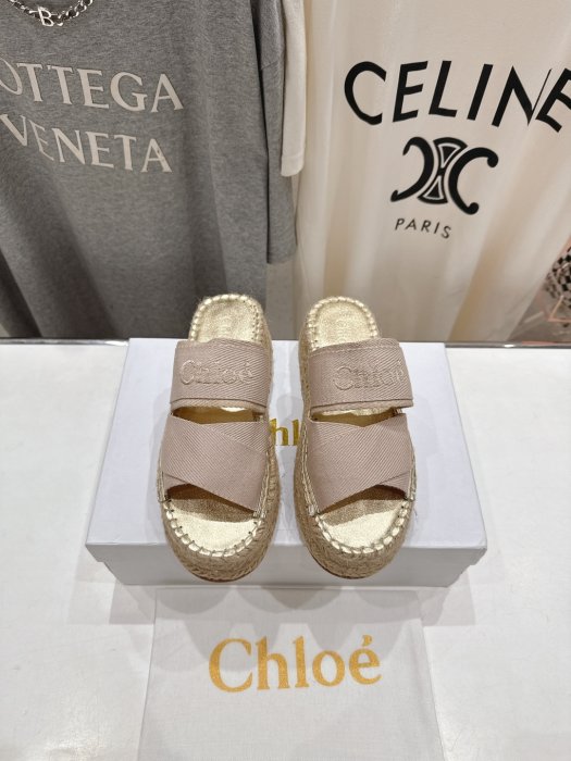 Шльопанці жіночі