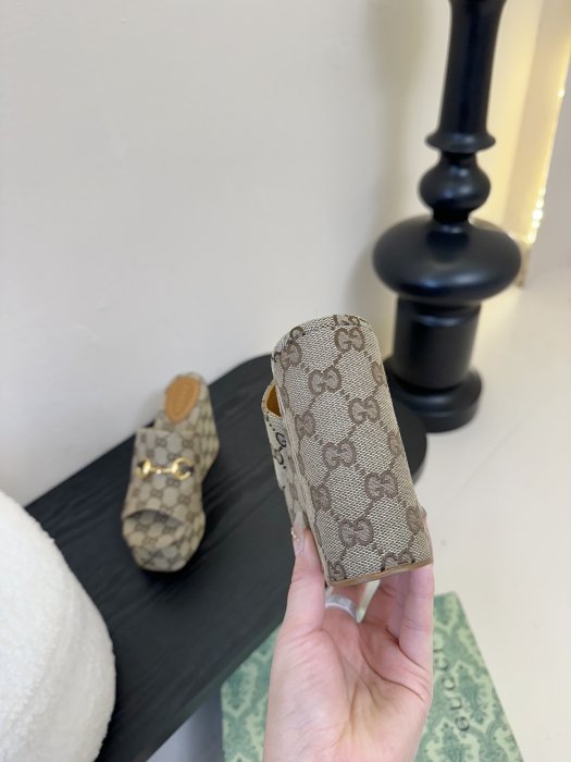 Босоножки фото 6