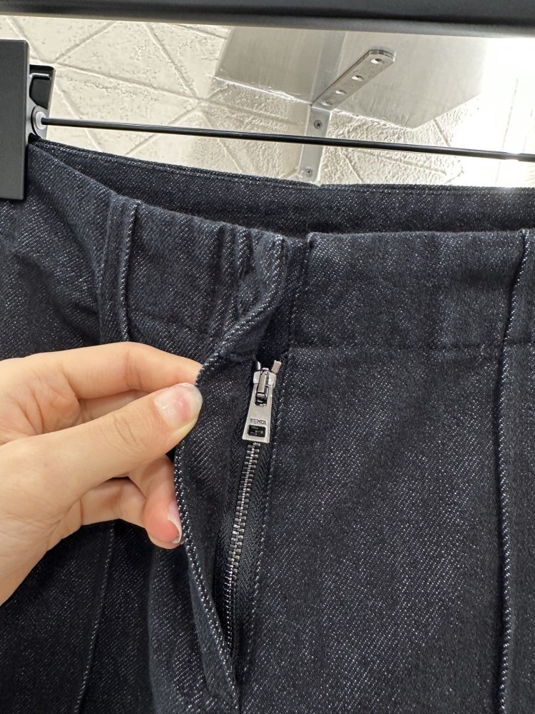 Джинсы женские фото 5