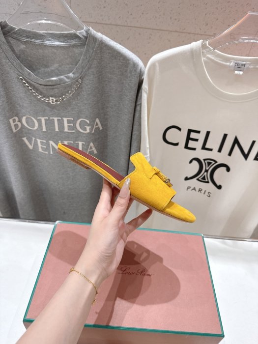 Шлепанцы фото 5