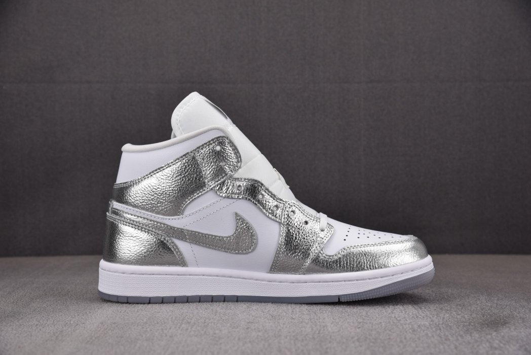 Sneakers WMNS Air Jordan 1 Mid SE Metallic Silver фото 2