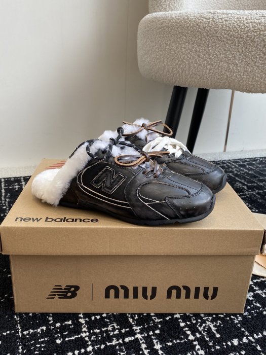 Кроссовки мюли на меху женские Miu Miu x New Balance 530 фото 3