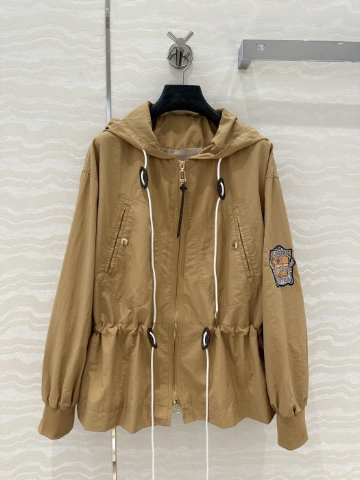 Куртка жіноча