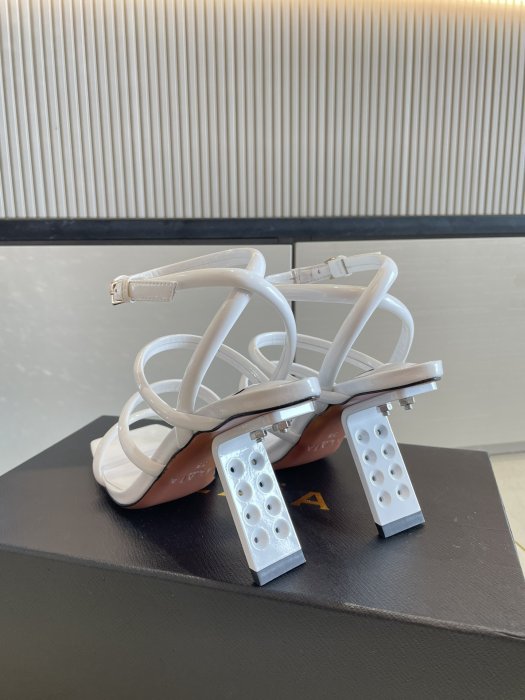 Босоножки фото 4