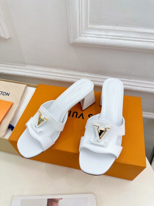 Босоножки фото 3