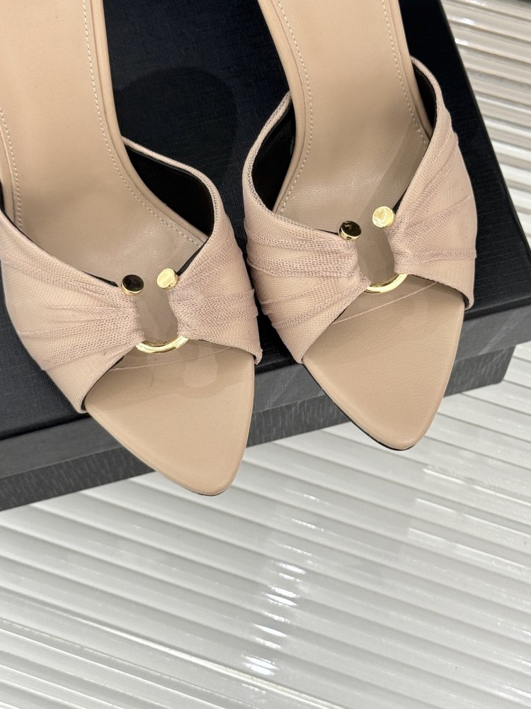 Босоножки фото 7